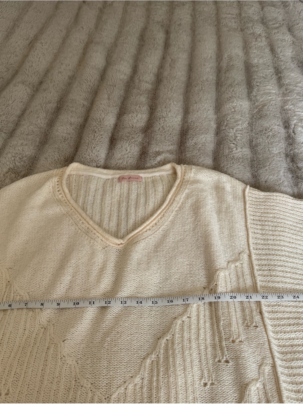 Cream V-Neck Knit Sweater - Unbranded View 3